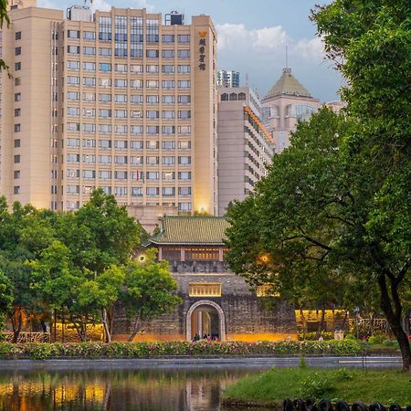 Yuexiu Hotel Guangzhou, Curio Collection By Hilton Exterior photo