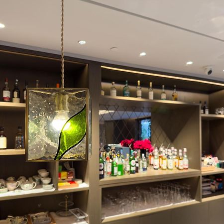 Yuexiu Hotel Guangzhou, Curio Collection By Hilton Exterior photo
