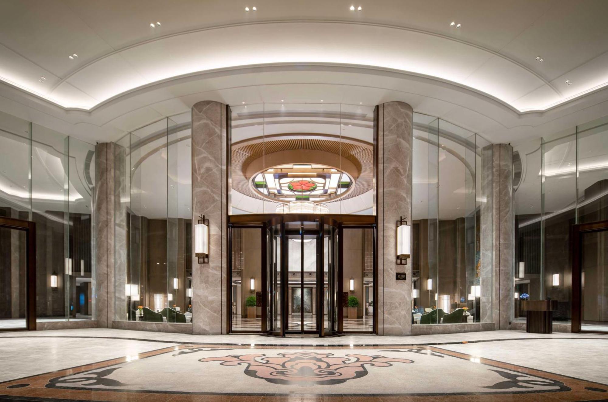 Yuexiu Hotel Guangzhou, Curio Collection By Hilton Exterior photo