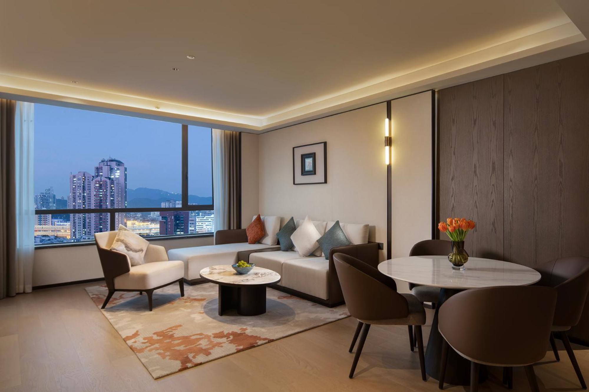 Yuexiu Hotel Guangzhou, Curio Collection By Hilton Exterior photo