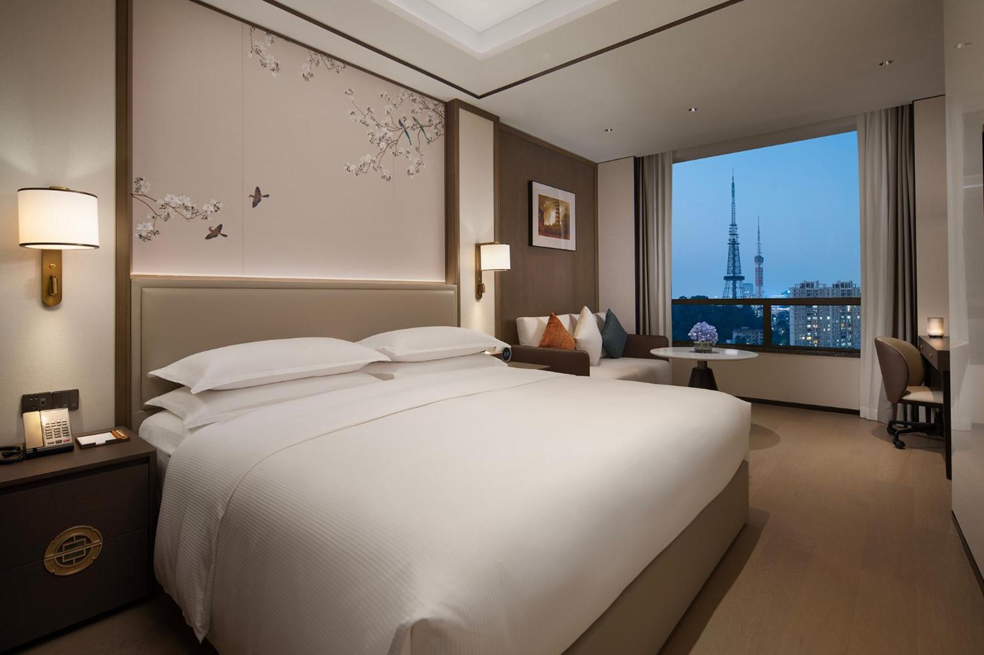 Yuexiu Hotel Guangzhou, Curio Collection By Hilton Exterior photo