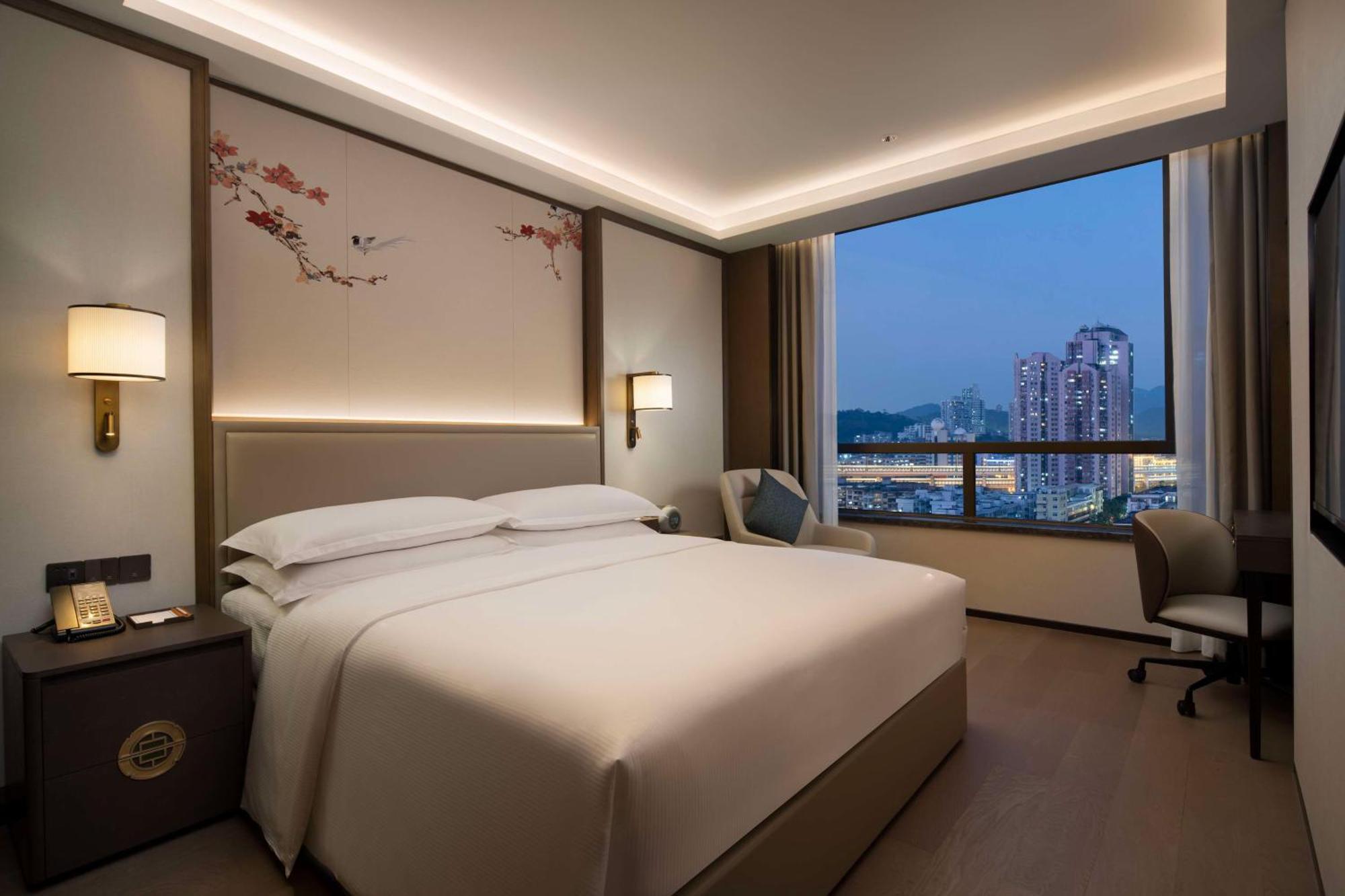 Yuexiu Hotel Guangzhou, Curio Collection By Hilton Exterior photo