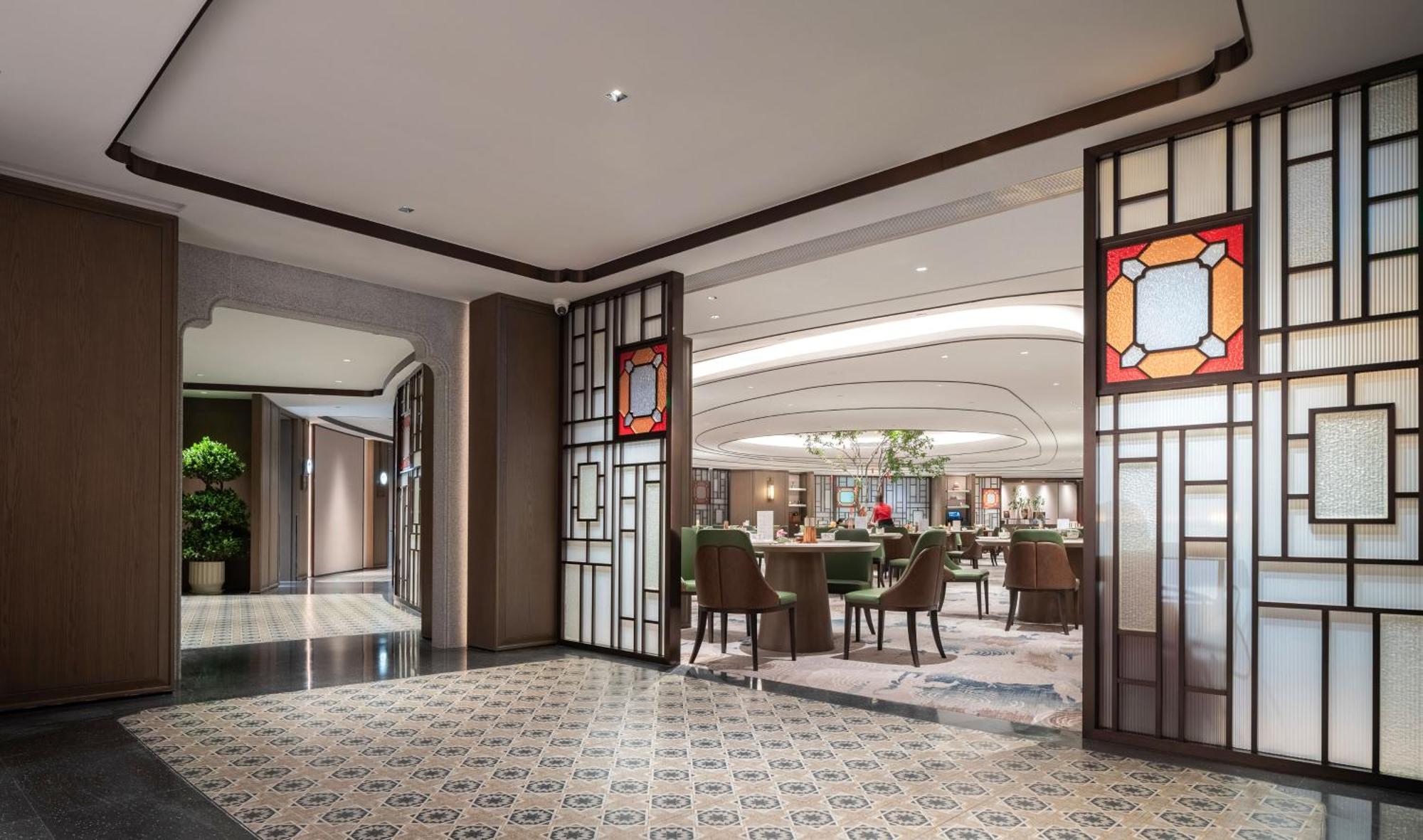 Yuexiu Hotel Guangzhou, Curio Collection By Hilton Exterior photo