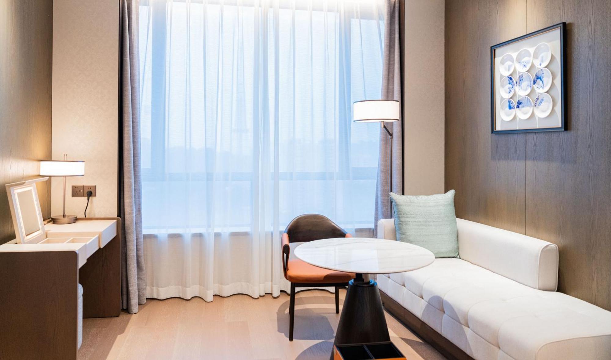 Yuexiu Hotel Guangzhou, Curio Collection By Hilton Exterior photo