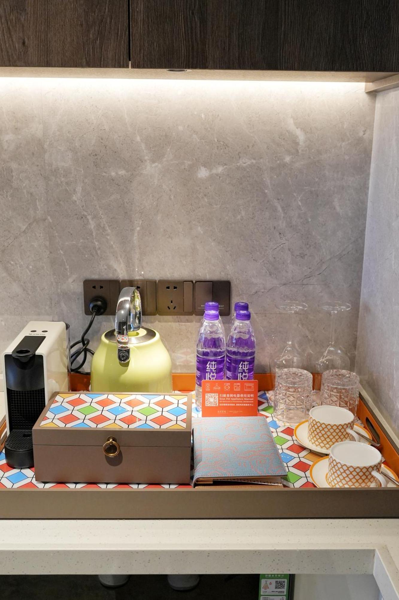 Yuexiu Hotel Guangzhou, Curio Collection By Hilton Exterior photo